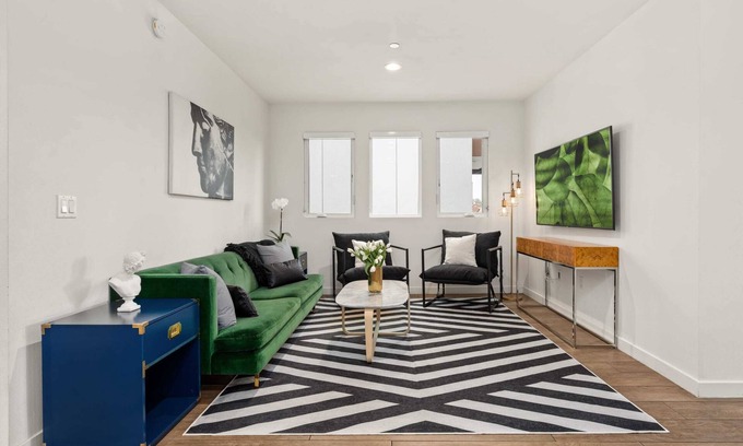 Carthay Circle Condo | Vibrant Art Deco 2 Bedroom Apartment
