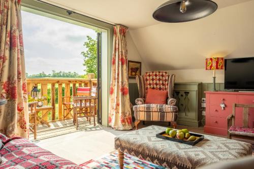 Stansfield House | Vibrant rural hideaway - Aspen Loft