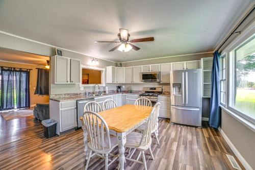 Salem House | Vicks Hunting Lodge Near Fishing and Hiking