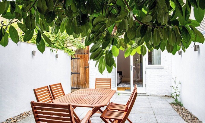 Warwick Apartment | Victoria Dream, Superior 3-Bed House, Curated Deco