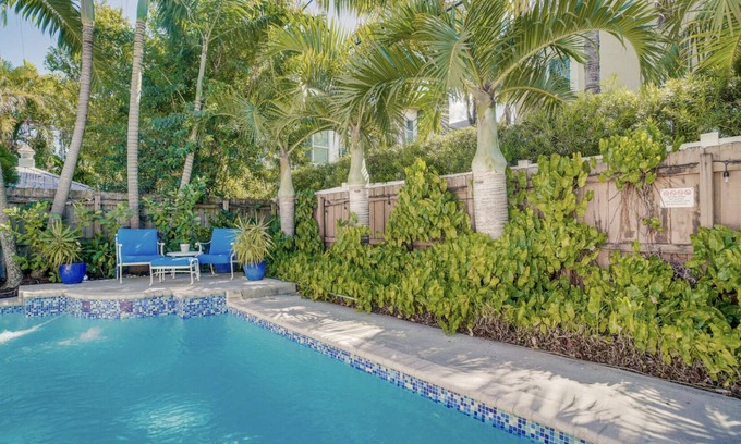 Victoria Park Condo | Victoria Park Oasis w/Pool, BBQ, Garden ~ 51