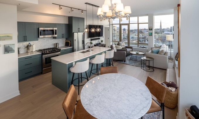 Downtown Victoria Apartment | Victoria's SEA-Cret-Stunning Olympic and Inner Harbour Views from 450 sq ft Balcony