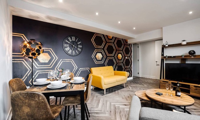 Hyde Apartment | Victoria Stay | Parking Wi-Fi Amazing
