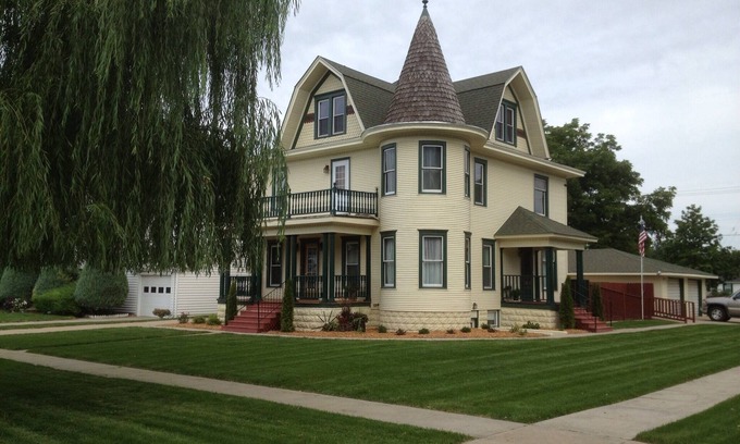 Loup City House | Victorian House Loup town Nebraska