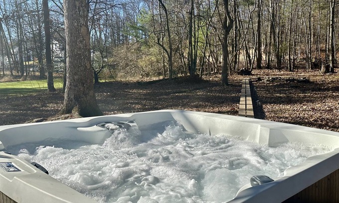 Lake Huntington House | Victorian Lake Oasis | Hot Tub | Private Lakefront