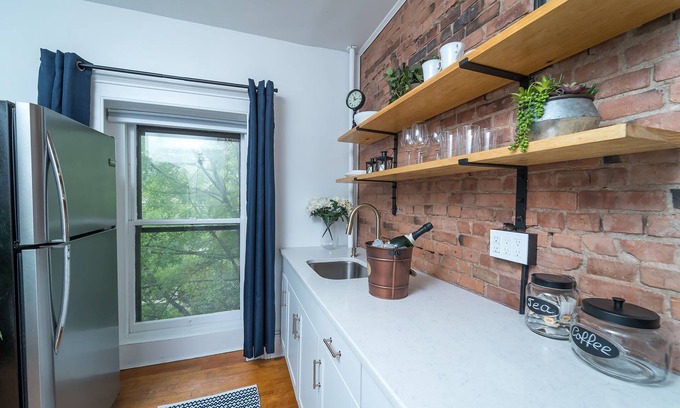 Troy Apartment | Victorian on Fifth Ave, Downtown Troy