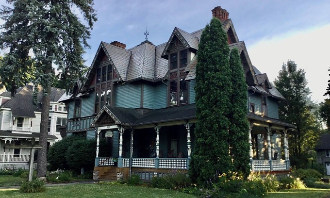 Cortland Apartment | Victorian upstairs 1-bedroom apartment in Cortland NY/with WiFi. In Ground pool