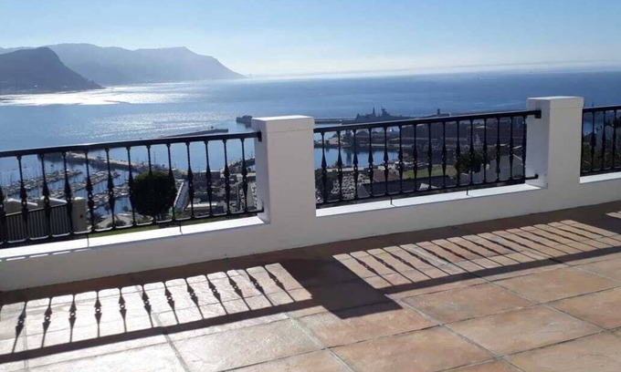 Simon's Town Apartment | Victory View above the ocean with stunning views