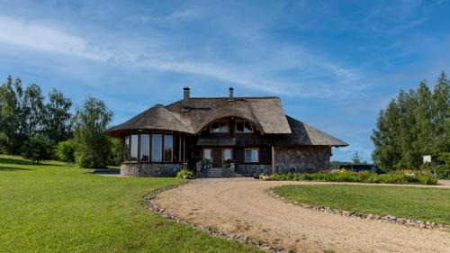 Kraslava Municipality House | Viesu Sēta LOCU SALA