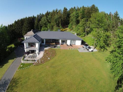 Schauenstein Apartment | View & Garden Villa Schauenstein
