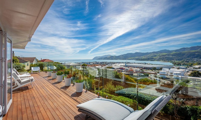 Stepneyville House | Views-For-Ages