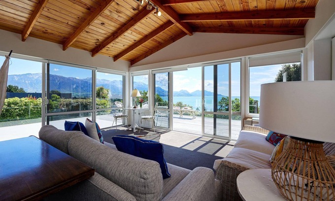 South Bay House | Views On Scarborough - Large, Beautiful Home with Extraordinary Views