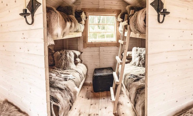 Kaiata Cabin | Viking Hut Balder Set Amid Rainforest w/Hot tub