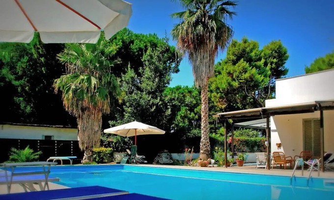 Paestum Villa | Villa Virginia: private pool, walk 3min for beach and 30min for Paestum temples.