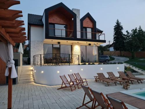 Cerevic Villa | Vila Fina