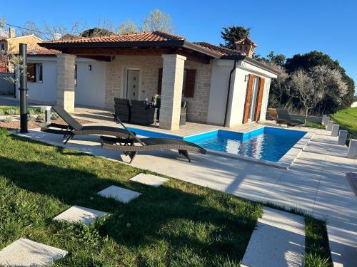 Farini Villa | Vila Milanezi