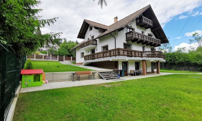 Zarnesti Villa | Vila MOLIDUL Zarnesti-zona linistita in mijlocul naturii