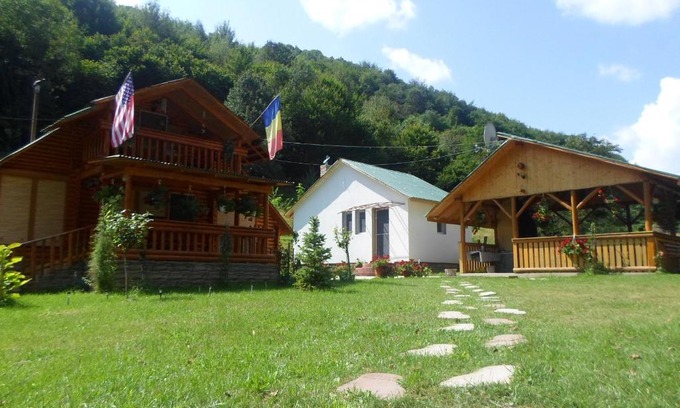 Bosorod House | Vila Sara