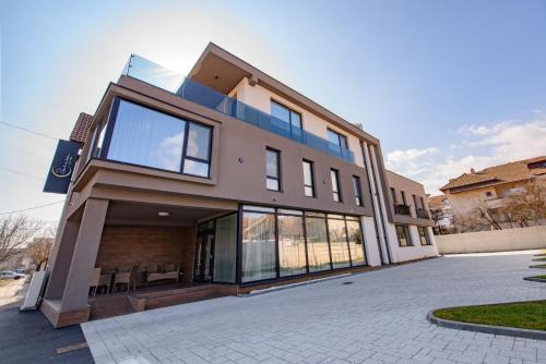 Emanoil Gojdu Hotel | Vila Sarisa