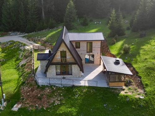 East Sarajevo Villa | Vila Suvo vrelo sa unutrašnjim bazenom i saunom Jahorina