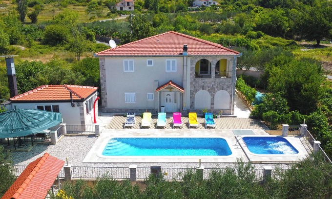 Vrgorac House | Vila With Heated swimming Pool And Jacuzzi In The Oasis Of Peace And Quiet