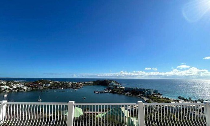 Oyster Pond Villa | Villa ∙ 3 bedrooms ∙ 7 guests