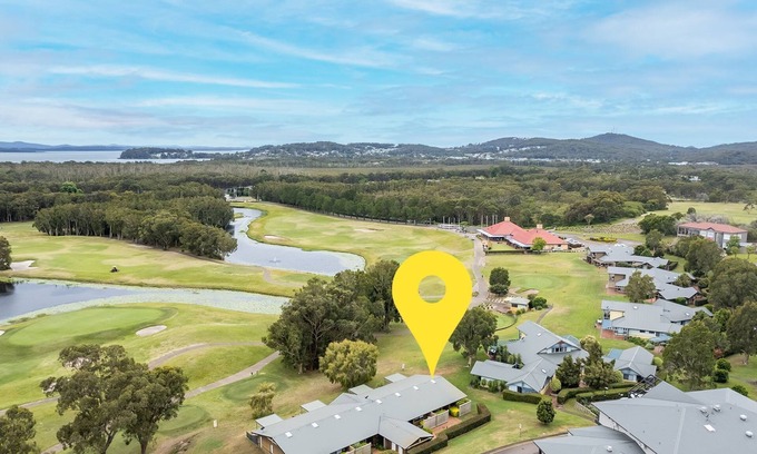 Salamander Bay Villa | Villa 121 Horizons , 37 Horizons Drive - fantastic villa on the golf course