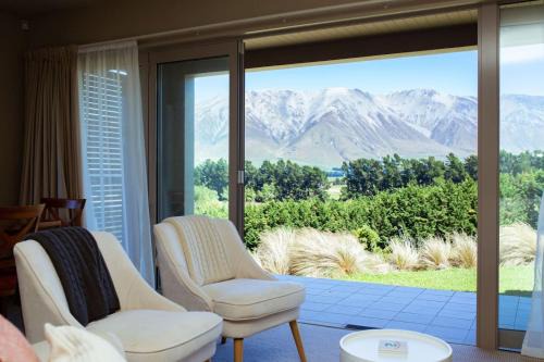 Windwhistle Apartment | Villa 206 - Front Row Golf Views, Terrace Downs