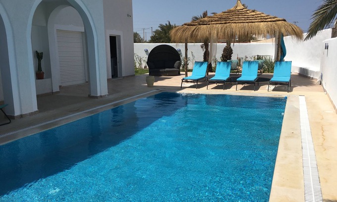 Aghir Villa | Villa 250 m2 470 m from the beach - swimming pool - jacuzzi - located Djerba