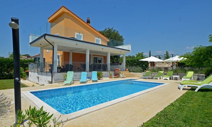 Kurili Villa | Villa ∙ 4 bedrooms ∙ 10 guests
