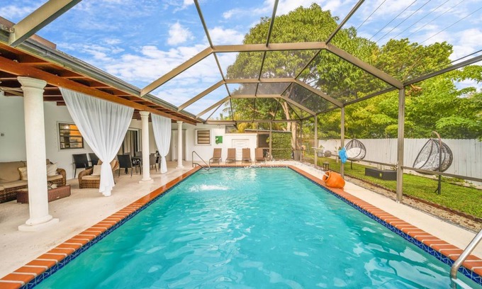 Cutler Bay Villa | Villa ∙ 4 bedrooms ∙ 8 guests