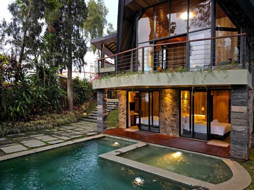 Oro Oro Ombo Villa | Villa 4-BR Klub Bunga No 4 Batu Malang