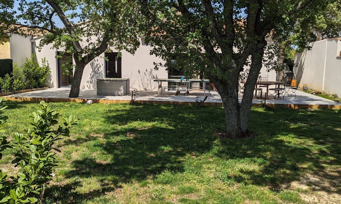 Saint-Victor-la-Coste Villa | Villa 4 Chambres 12 Couchages. 20 min D'avignon 25 min Pont du Gard, Uzes, Cèze