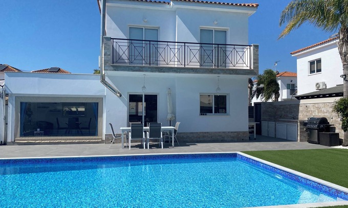Ayia Thekla Villa | Villa 400 Meters Walk To The Beach, Sleep 6, 3 Bedrooms, 5 beds