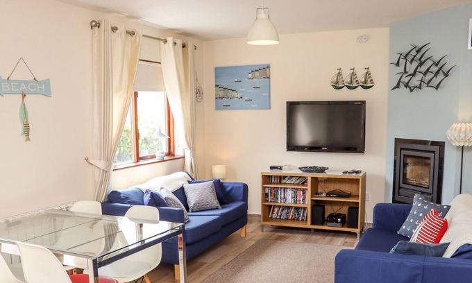 Youghal Cottage | VILLA 48, family friendly, with a garden in Youghal, County Cork