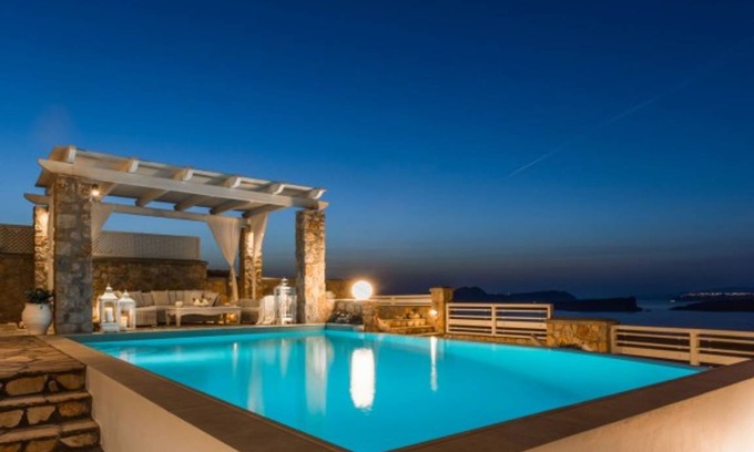 Akrotiri Villa | Villa ∙ 5 bedrooms ∙ 10 guests