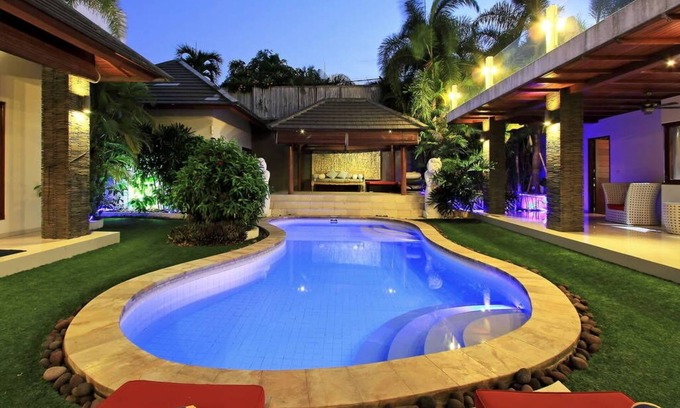 Drupadi Villa | Villa 5 BR Seminyak, Bali