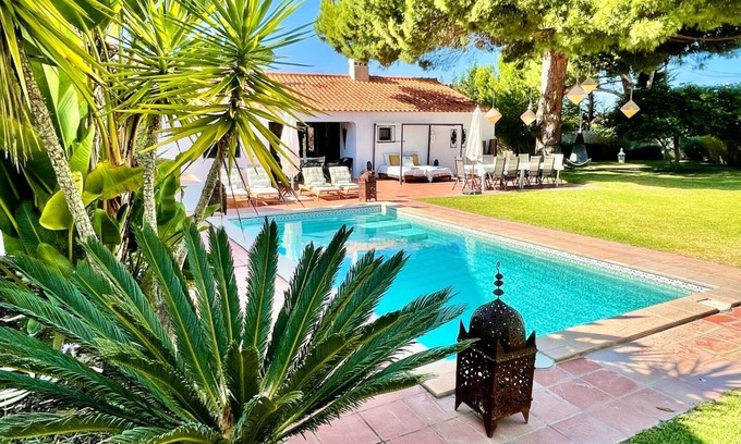 Alfa-Mar House | Villa -5 min walk from beach. 12 people. Big garden with private pool