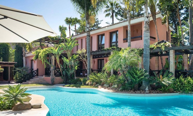 Marbella City Centre Villa | Villa ∙ 8 bedrooms ∙ 10 guests
