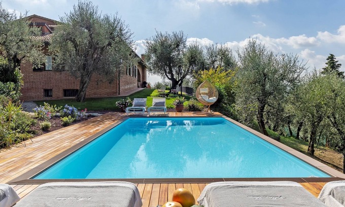 Uzzano Villa | Villa Adisa 8, Emma Villas
