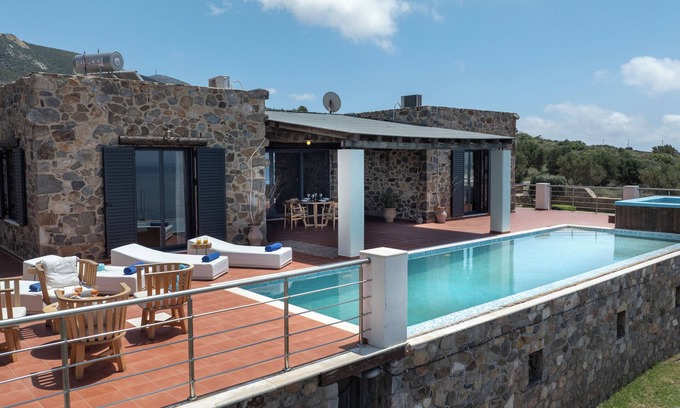 Livadia Villa | Villa Aglaia - Outdoor Jacuzzi - Affordable Luxury - Privacy