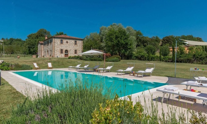 San Giovanni d'Asso Villa | Villa Alberata