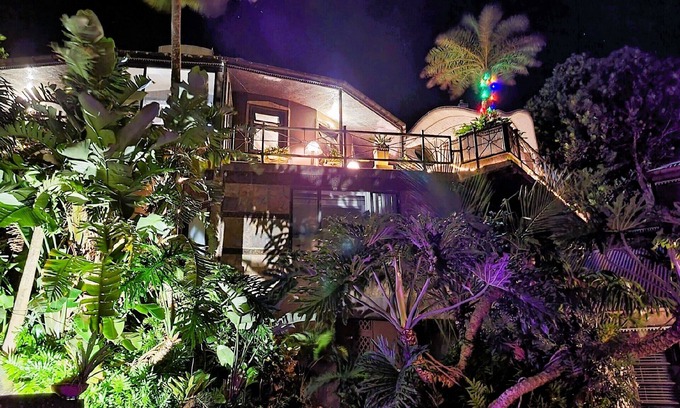 South Side Villa | Villa Alhambra with 5 Bedrooms Ensuite and Daily Maid Service