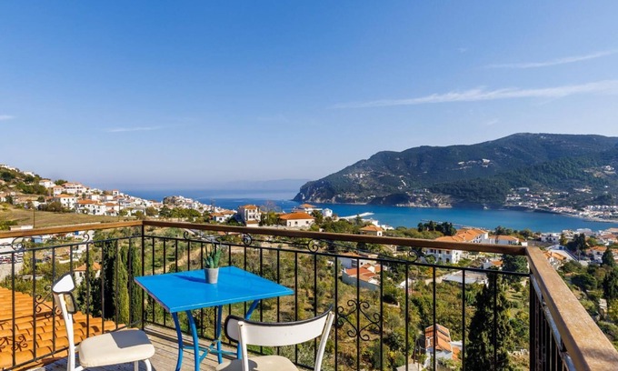 Skopelos Villa | Villa Aloupi - Three Bedroom Villa, Sleeps 6