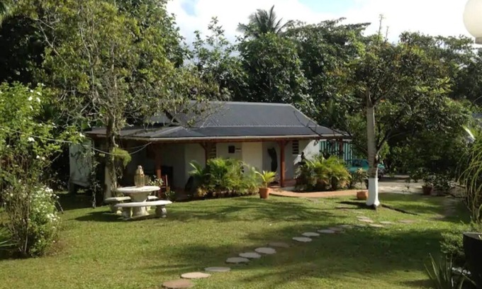 Petit-Bourg Cabin | VILLA ALPINIA in the center of the island near beaches and rivers