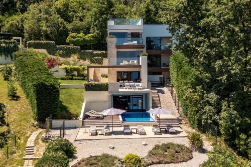 Opatija Villa | Villa AltaVista - Seaview & Relax with Heated Pool & MiniGolf