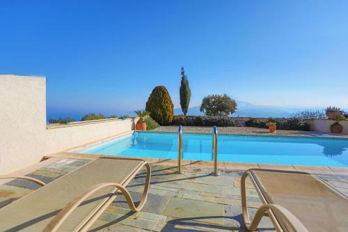 Lara Villa | Villa Angelena