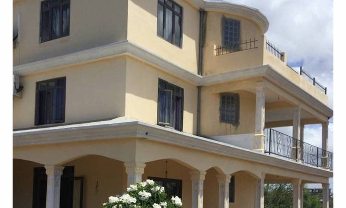 Pereybere Villa | Villa Angellay - 200 m², swimming pool, 6 bedrooms, large garden, 10 mins walk to the beach