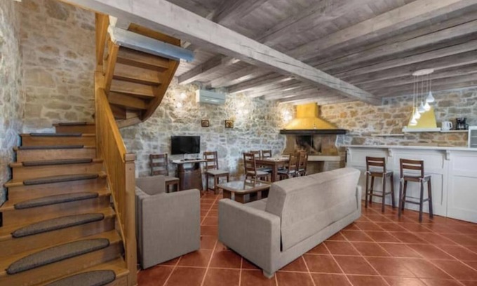 Antonci Apartment | Villa Antonci 18, pool, 3 houses, jacuzzi, private