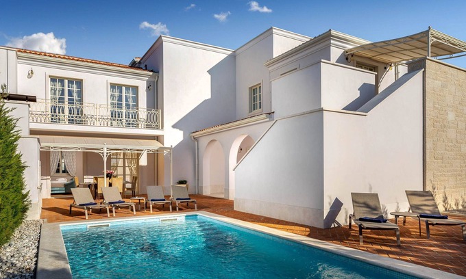 Vabriga Villa | Villa Anza - Four Bedroom Villa, Sleeps 8